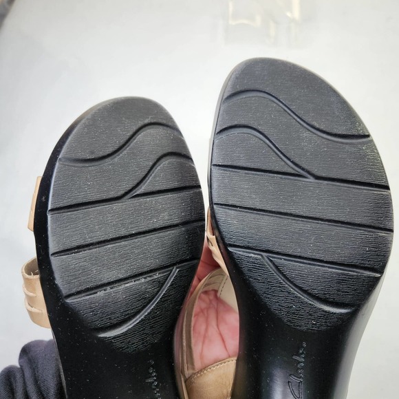 Clarks Leather Sandal Laser Cut Ankle Buckle Strap Bronze Size 11 Wedge Heel - Picture 6 of 8